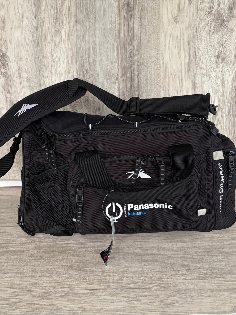 High Sierra Switch Blade industrial duffle Camera bag Black New Equipment gym